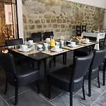 Πανσιόν Les 7 Sources 3*